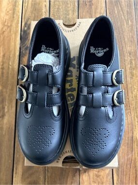 NWB Dr Martens Big Kid Mary Jane’s size 4